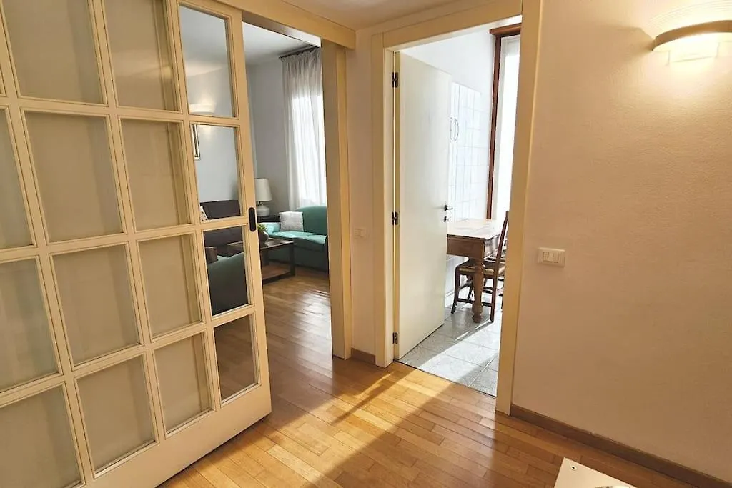 Corso Genova Apartment Urban Living In Milan 0*,